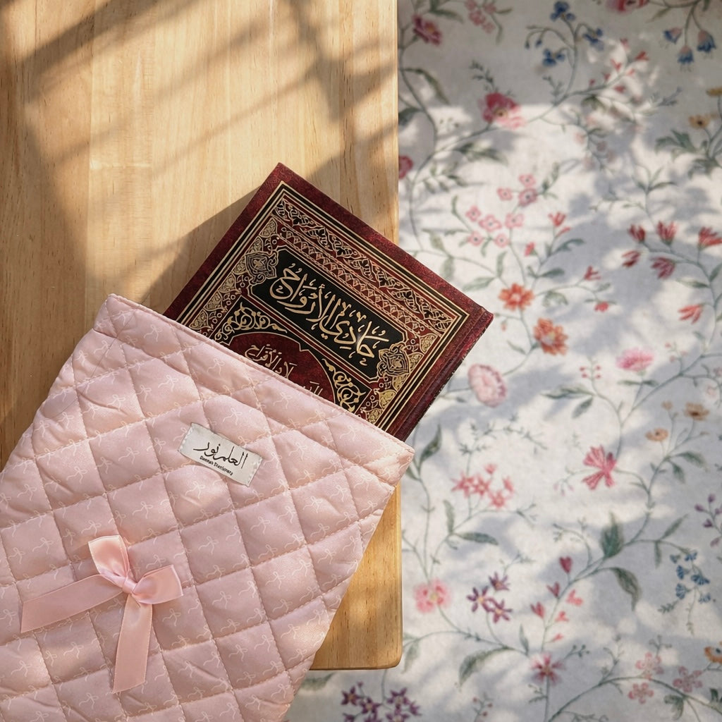 bows book pouch